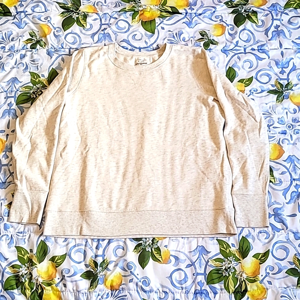 TEK GEAR White crew neck sweat shirt. Size XXL fits like XL.